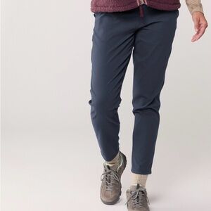 REI Co-Op Navy blue pull on nylon Pants with pockets, size M outdoors casual